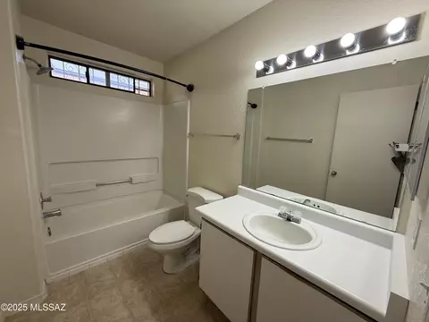 Bath - 1638 W Sauvignon Dr, Tucson, AZ 85746 photo 1 of 1