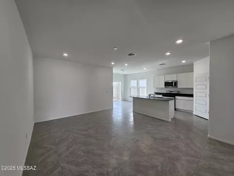 9792 E Gray Hawk Dr, Tucson, AZ 85730 photo 3