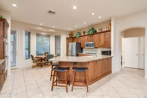 Kitchen - 175 E Silverstone Pl, Tucson, AZ 85737 photo 1 of 7