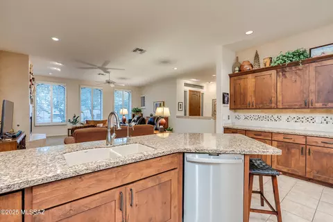 Kitchen - 175 E Silverstone Pl, Tucson, AZ 85737 photo 7 of 7