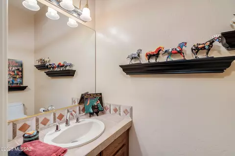 Bath - 175 E Silverstone Pl, Tucson, AZ 85737 photo 5 of 5