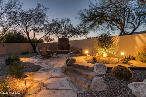 Exterior - 175 E Silverstone Pl, Tucson, AZ 85737 photo 7 of 10