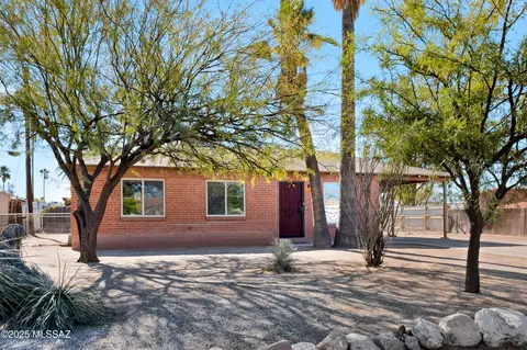 5632 E 32nd St, Tucson, AZ 85711