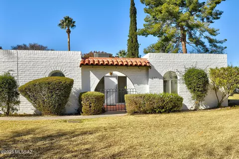 747 W Las Lomitas Rd, Tucson, AZ 85704