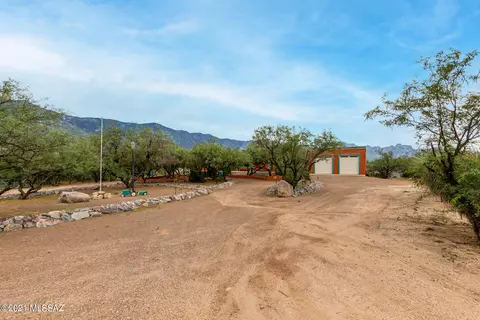 5300 E Wolfer Dr, Tucson, AZ 85739