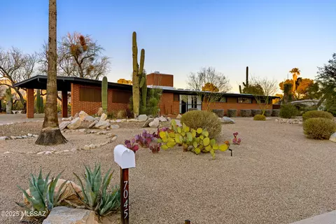 7045 E Blue Lake Dr, Tucson, AZ 85715