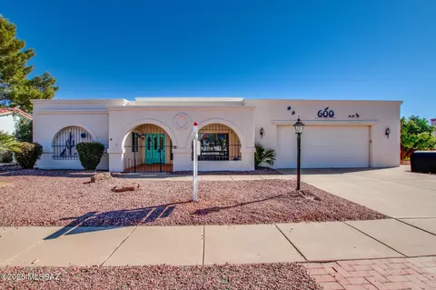 600 N Abrego Dr, Green Valley, AZ 85614
