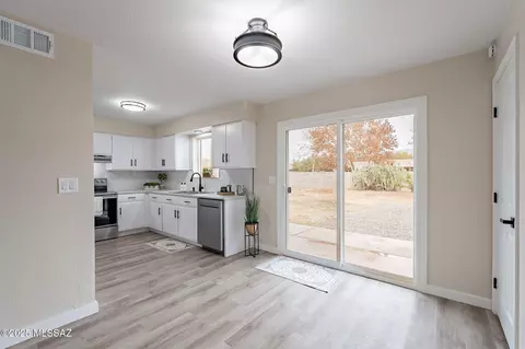 3751 E Drydock Pl, Tucson, AZ 85739 photo 4