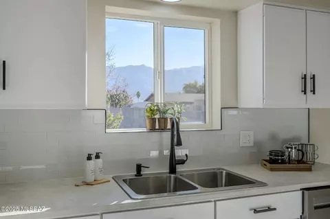 3751 E Drydock Pl, Tucson, AZ 85739 photo 7