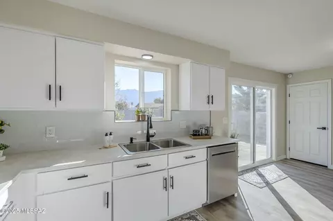 3751 E Drydock Pl, Tucson, AZ 85739 photo 8