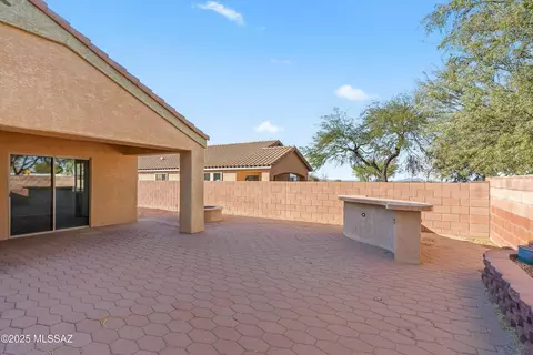 Exterior - 7151 E Alderberry St, Tucson, AZ 85756 photo 3 of 6