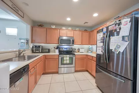 Kitchen - 5781 S Cedar Ridge Rd, Tucson, AZ 85747 photo 1 of 6