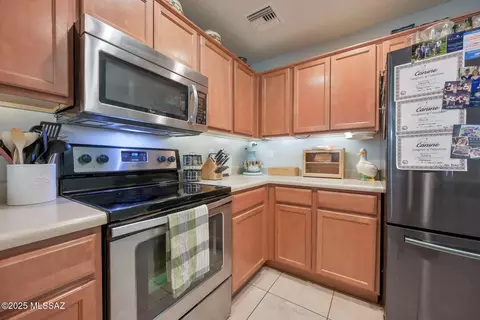 Kitchen - 5781 S Cedar Ridge Rd, Tucson, AZ 85747 photo 6 of 6