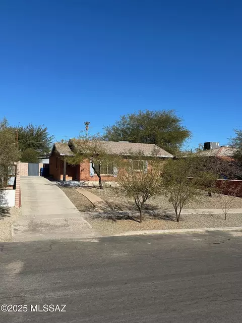 2909 E 4th St, Tucson, AZ 85716