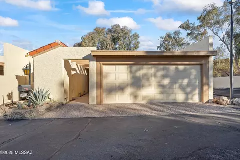 697 E Camino Alteza, Tucson, AZ 85704