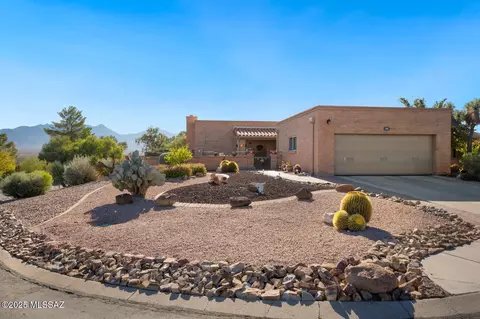 721 W Desert Trl, Green Valley, AZ 85622