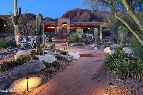 7340 N Cathedral Rock Rd, Tucson, AZ 85718