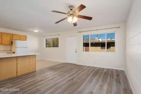 2821 N Columbus Blvd # 16, Tucson, AZ 85712
