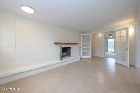 Living - 814 E Mitchell Dr, Tucson, AZ 85719 photo 5 of 7