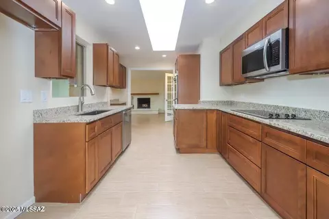 Kitchen - 814 E Mitchell Dr, Tucson, AZ 85719 photo 2 of 4