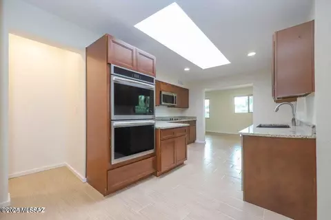 Kitchen - 814 E Mitchell Dr, Tucson, AZ 85719 photo 4 of 4