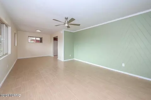 Living - 814 E Mitchell Dr, Tucson, AZ 85719 photo 1 of 7