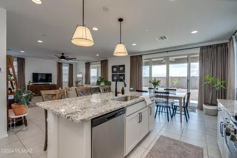 Kitchen - 11784 E Arabelle Dr, Vail, AZ 85641 photo 8 of 8