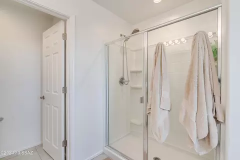Bath - 11784 E Arabelle Dr, Vail, AZ 85641 photo 3 of 4