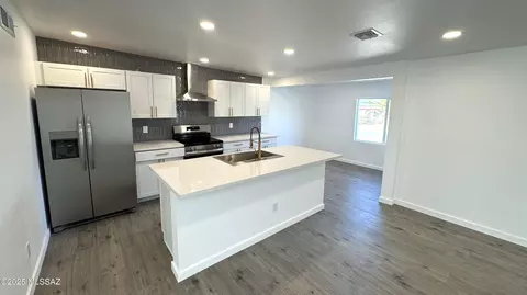 Kitchen - 7410 E Brooks Dr, Tucson, AZ 85730 photo 1 of 4