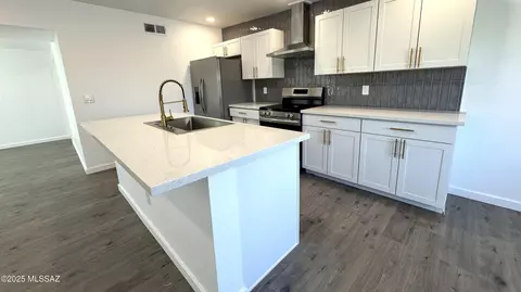 Kitchen - 7410 E Brooks Dr, Tucson, AZ 85730 photo 2 of 4