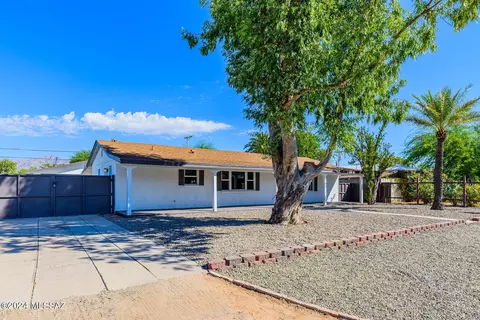 4233 E Lester St, Tucson, AZ 85712