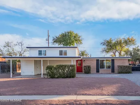 8248 E 7th St, Tucson, AZ 85710
