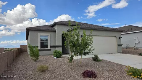 1235 S Nedra Pl, Vail, AZ 85641