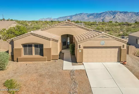 11878 N Crescendo Dr, Oro Valley, AZ 85737