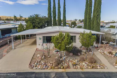 152 W Mora Dr, Green Valley, AZ 85614