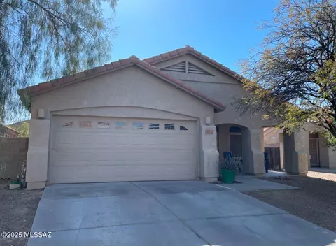 6614 E Cooperstown Dr, Tucson, AZ 85756