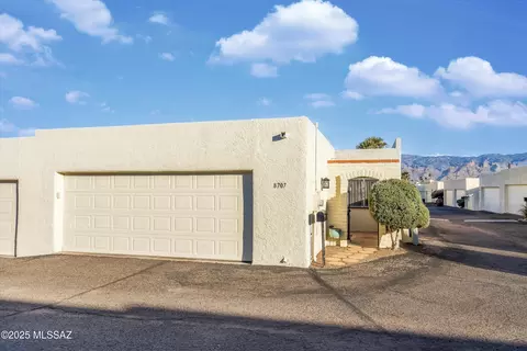 8707 E Terrace Pl, Tucson, AZ 85710
