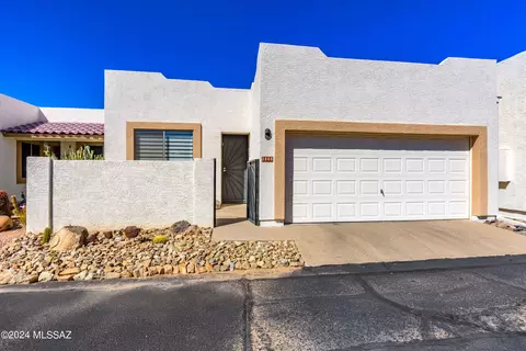 2888 S Stacy Dr, Tucson, AZ 85713