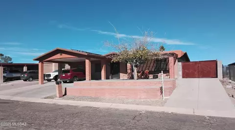 6825 S Paseo De Las Aguilas, Tucson, AZ 85746