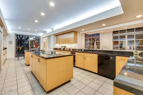 Kitchen - 7174 E Desert Moon Loop, Tucson, AZ 85750 photo 4 of 4