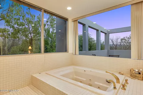 Bath - 7174 E Desert Moon Loop, Tucson, AZ 85750 photo 4 of 5