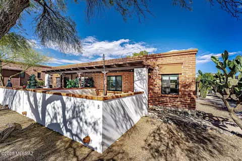 456 W Camino Penasco #B, Green Valley, AZ 85614