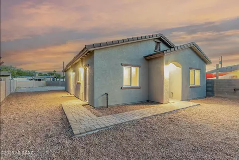 1796 Rusia Ct, Rio Rico, AZ 85648