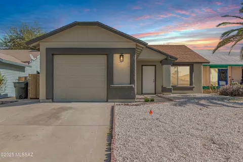 4807 S Windrose Dr, Tucson, AZ 85730