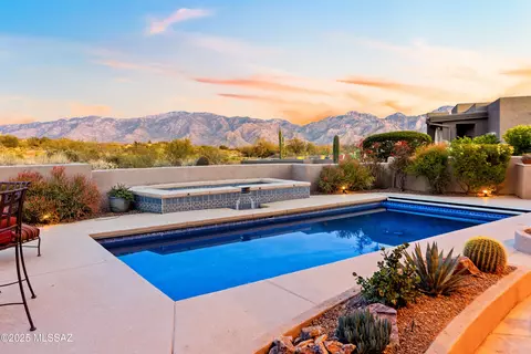 588 W Quiet Springs Dr, Oro Valley, AZ 85755