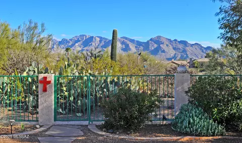 11060 N Divot Dr, Oro Valley, AZ 85737