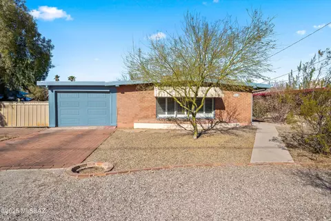 5625 E Bellevue St, Tucson, AZ 85712