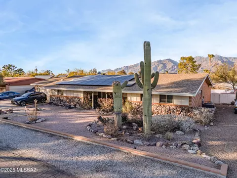 7751 E Seneca St, Tucson, AZ 85715