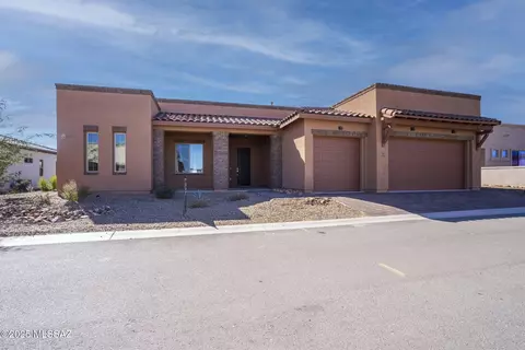 72 Sahuaro Ct, Tubac, AZ 85646