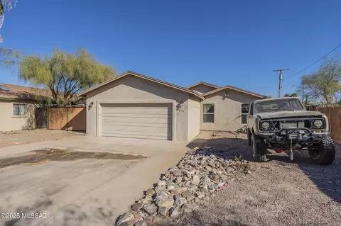 4600 N Brightside Dr, Tucson, AZ 85705